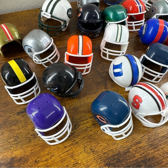 Vintage Lot 25 Gumball NFL Mini Football Collectible Toy Helmets Some Old Logos - Picture 6 of 6